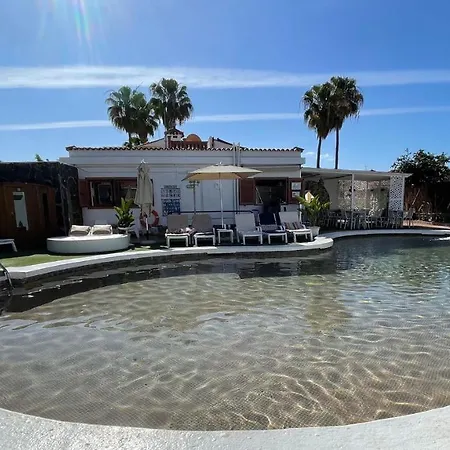 Rainbow Golf Bungalows, Gay Men-only Village de vacances 3*