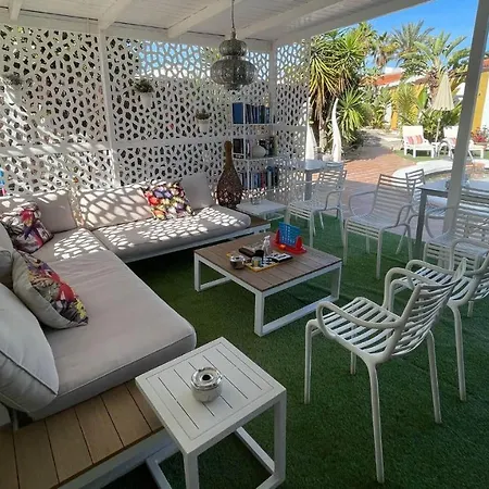 База отдыха Rainbow Golf Bungalows, Gay Men-only