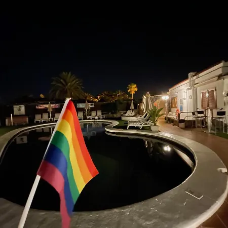 Rainbow Golf Bungalows, Gay Men-only Üdülőpark Maspalomas (Gran Canaria)