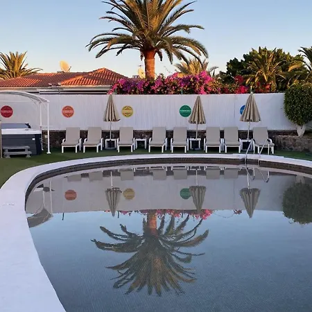 Πάρκο διακοπών Rainbow Golf Bungalows, Gay Men-only Μασπαλόμας