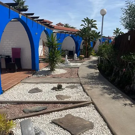 Rainbow Golf Bungalows, Gay Men-only Üdülőpark