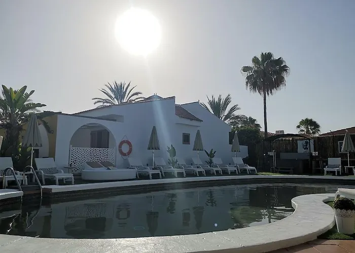 База отдыха Rainbow Golf Bungalows, Gay Men-only 3*