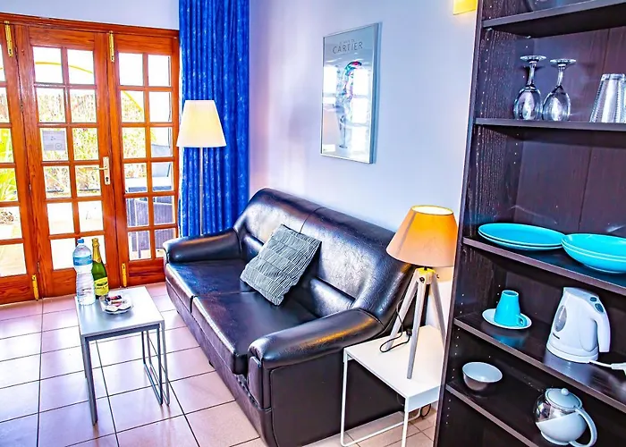 Rainbow Golf Bungalows, Gay Men-only База отдыха Маспаломас