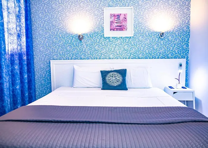 Rainbow Golf Bungalows, Gay Men-only База отдыха Маспаломас