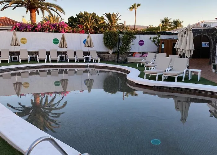 Rainbow Golf Bungalows, Gay Men-only Маспаломас