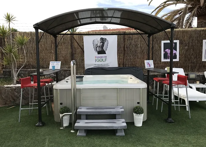 Rainbow Golf Bungalows, Gay Men-only База отдыха Маспаломас