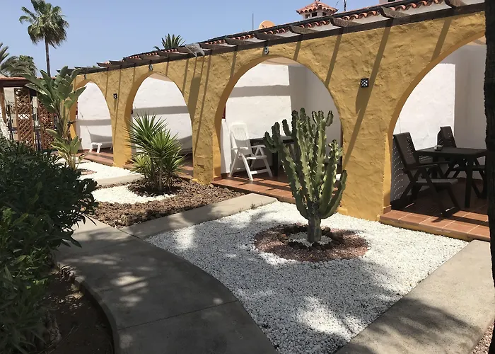 Rainbow Golf Bungalows, Gay Men-only Маспаломас