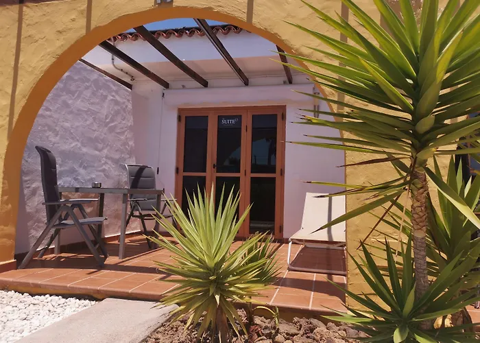 Rainbow Golf Bungalows, Gay Men-only База отдыха 3*