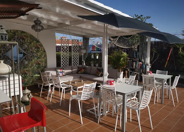 Rainbow Golf Bungalows, Gay Men-only База отдыха Маспаломас