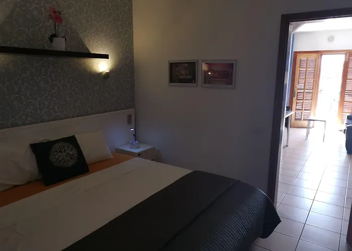 Rainbow Golf Bungalows, Gay Men-only Маспаломас