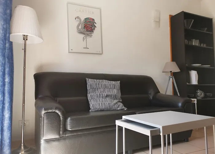 Rainbow Golf Bungalows, Gay Men-only База отдыха