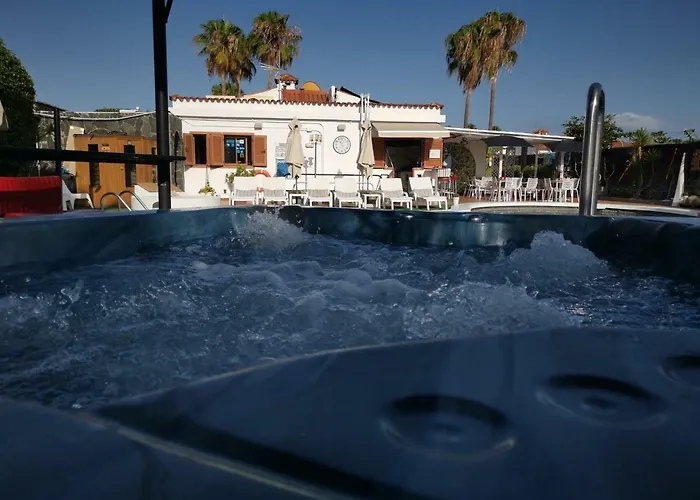 Rainbow Golf Bungalows, Gay Men-only 3* Маспаломас