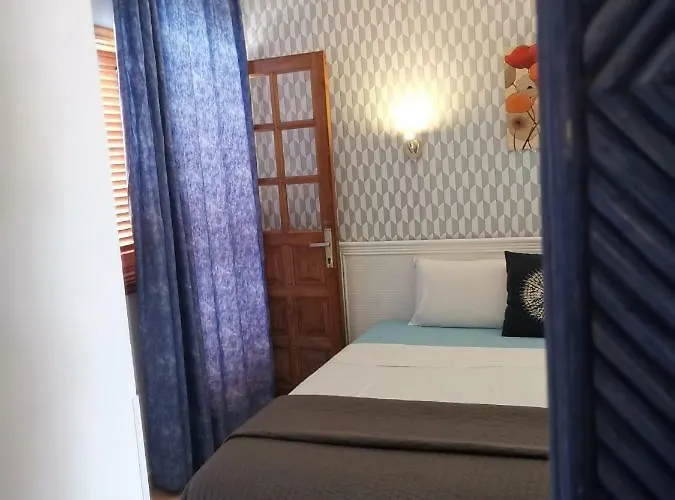 Rainbow Golf Bungalows, Gay Men-only База отдыха Маспаломас