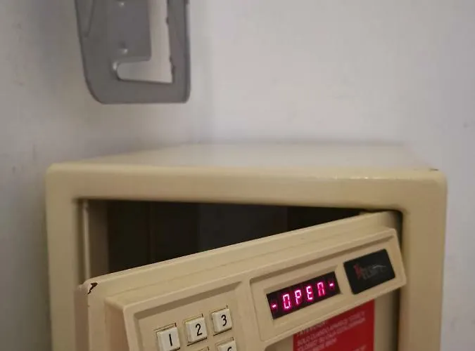 База отдыха Rainbow Golf Bungalows, Gay Men-only