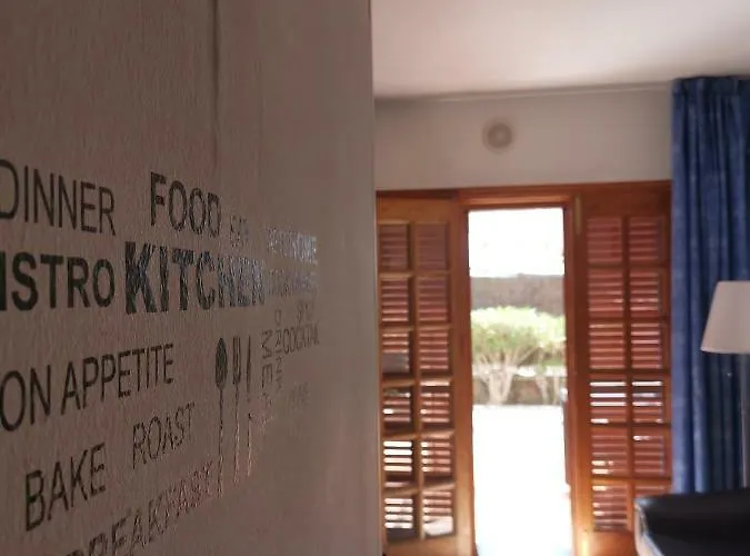 База отдыха Rainbow Golf Bungalows, Gay Men-only