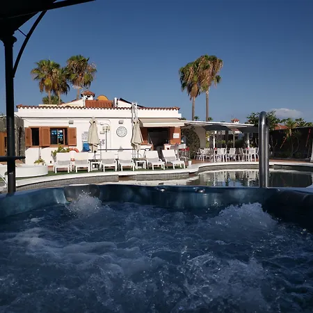 Parque de vacaciones Rainbow Golf Bungalows, Gay Men-only